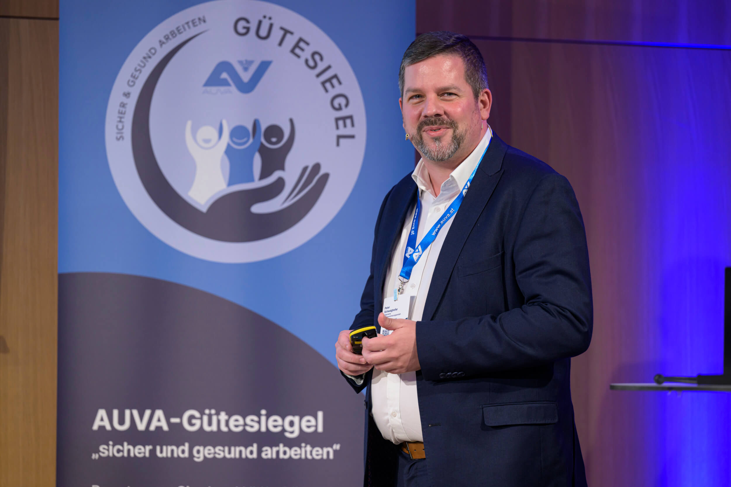 AUVA-Gütesiegelverleihung 2023: AUVA-Verkehrssicherheitsexperte Peter Schwaighofer beim Vortrag